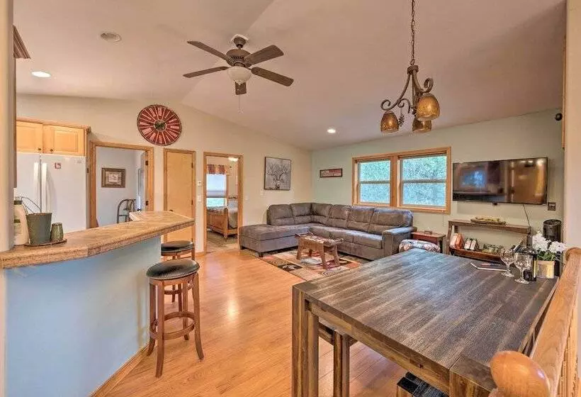 Rustic Mccall Cabin W/ Private Hot Tub & Deck!