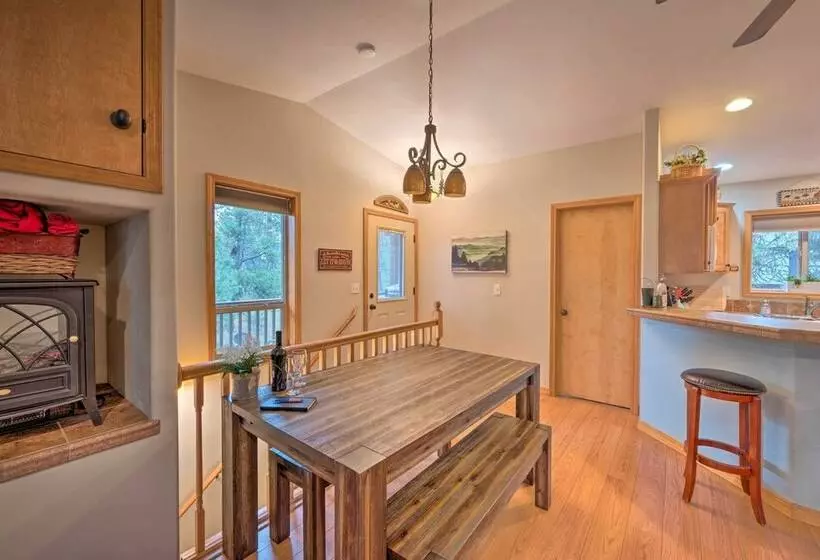 Rustic Mccall Cabin W/ Private Hot Tub & Deck!