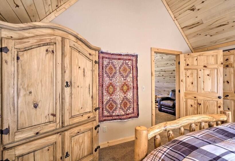 Secluded Alma Log Cabin W/ Hot Tub & Mountain View