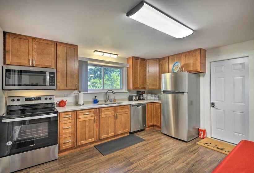 Montour Falls Home: 2 Mi To Seneca Lake & Wineries