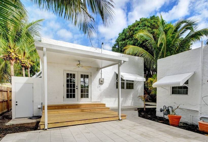 Sunset Cottage West Palm Beach/close To Downtown/ Shops/ Pet Friendly