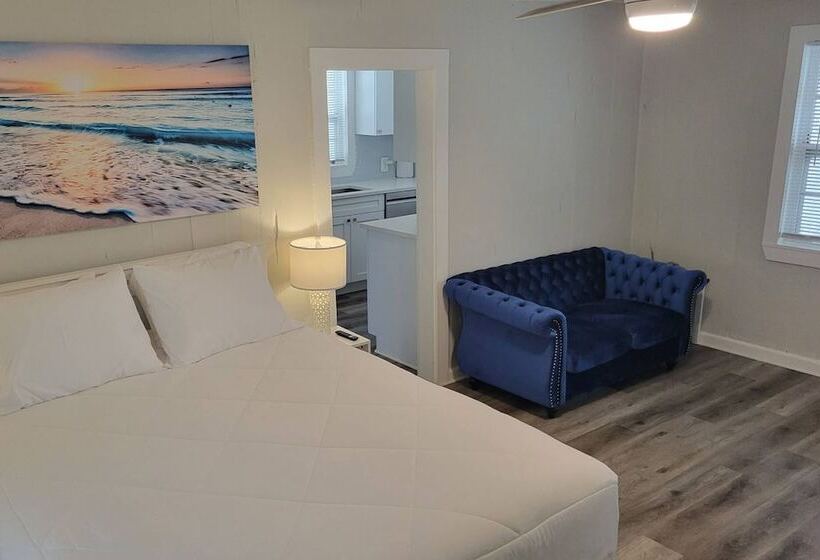 Sunset Cottage West Palm Beach/close To Downtown/ Shops/ Pet Friendly