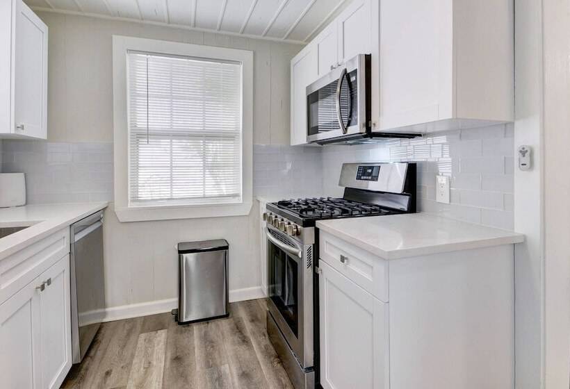 Sunset Cottage West Palm Beach/close To Downtown/ Shops/ Pet Friendly