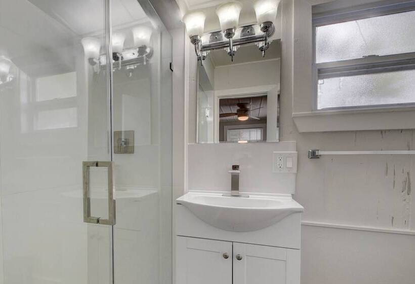 Sunset Cottage West Palm Beach/close To Downtown/ Shops/ Pet Friendly