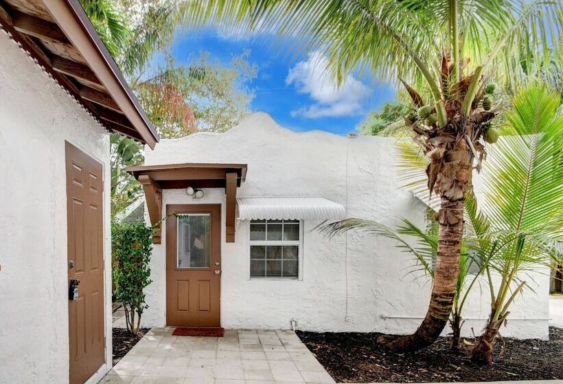 Sunset Cottage West Palm Beach/close To Downtown/ Shops/ Pet Friendly