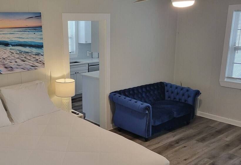 Sunset Cottage West Palm Beach/close To Downtown/ Shops/ Pet Friendly