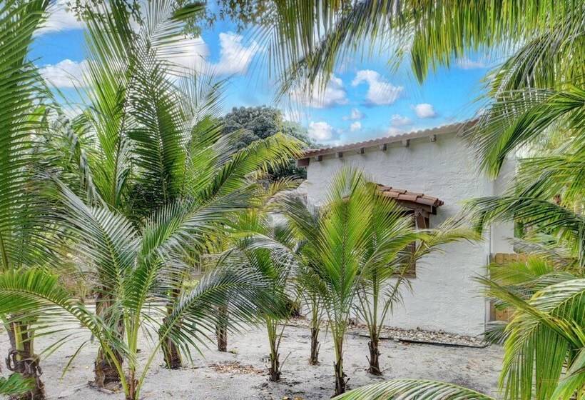 Sunset Cottage West Palm Beach/close To Downtown/ Shops/ Pet Friendly