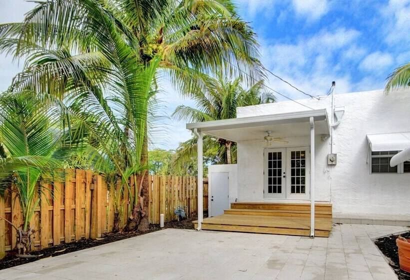 Sunset Cottage West Palm Beach/close To Downtown/ Shops/ Pet Friendly