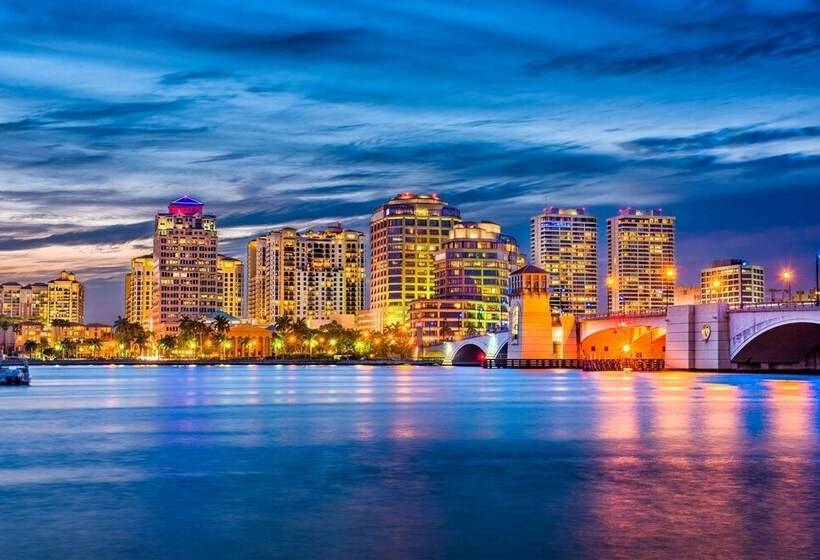 Sunset Cottage West Palm Beach/close To Downtown/ Shops/ Pet Friendly