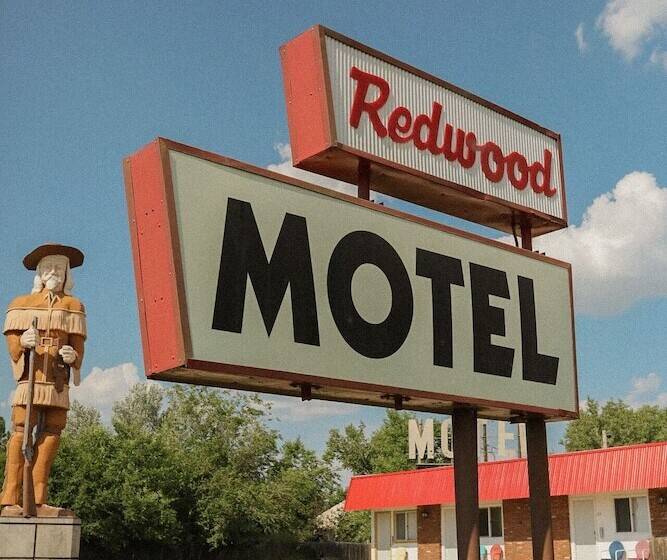 The Redwood Motel