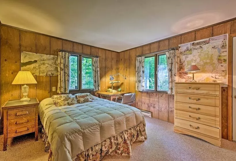 Thirteenth Lake Chalet W/deck, Walk To Water!