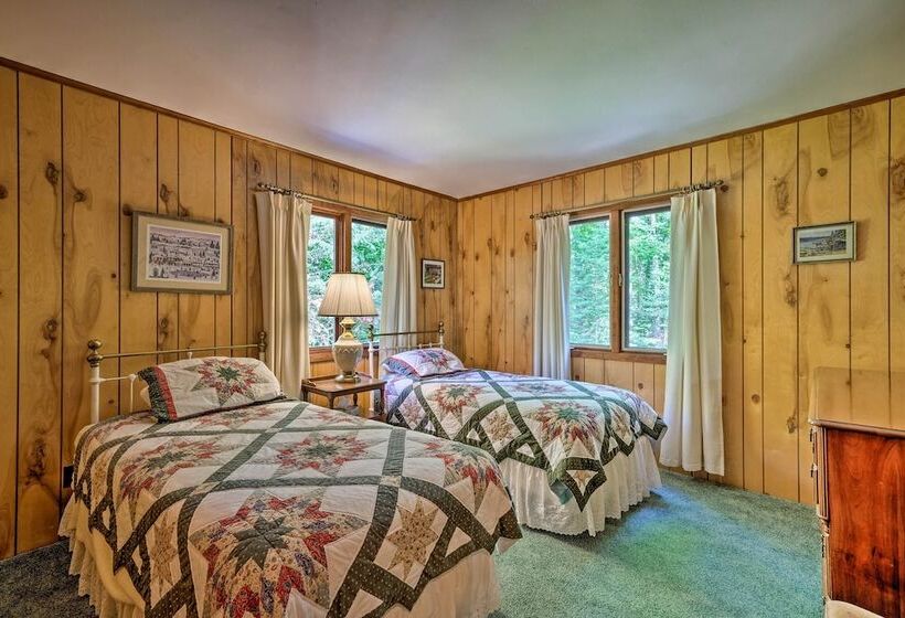 Thirteenth Lake Chalet W/deck, Walk To Water!