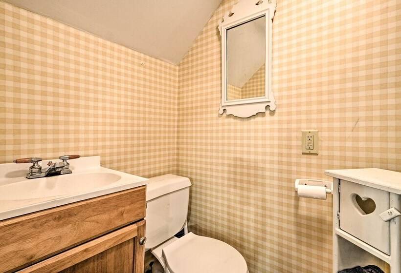 Thirteenth Lake Chalet W/deck, Walk To Water!