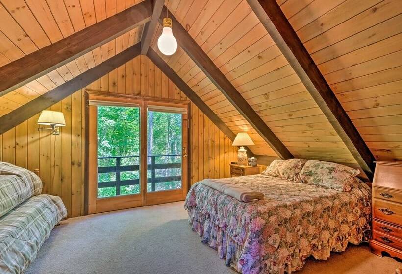 Thirteenth Lake Chalet W/deck, Walk To Water!