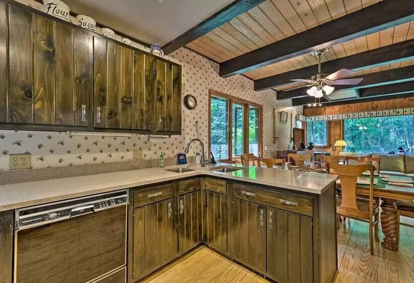 Thirteenth Lake Chalet W/deck, Walk To Water!