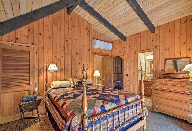 Thirteenth Lake Chalet W/deck, Walk To Water!