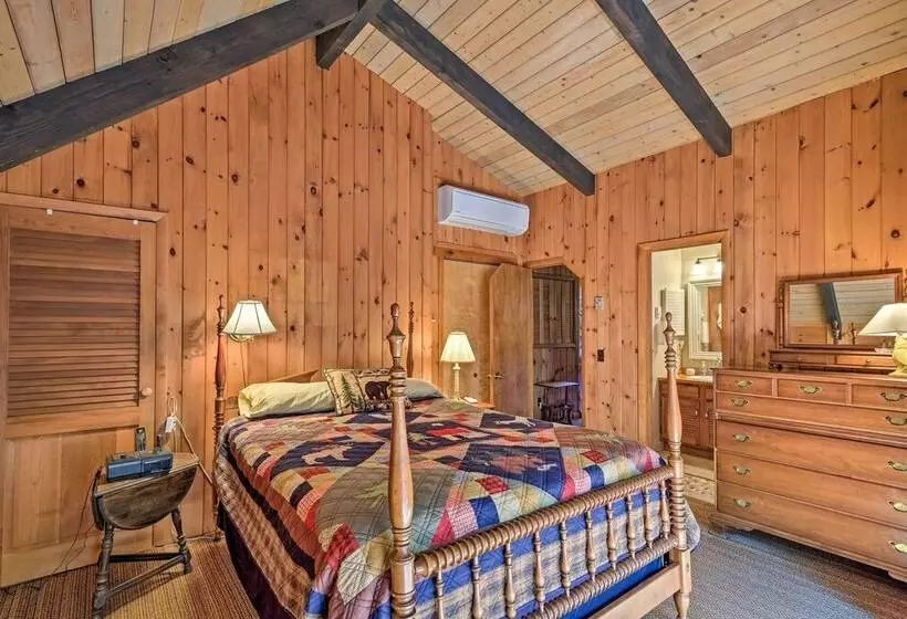 Thirteenth Lake Chalet W/deck, Walk To Water!