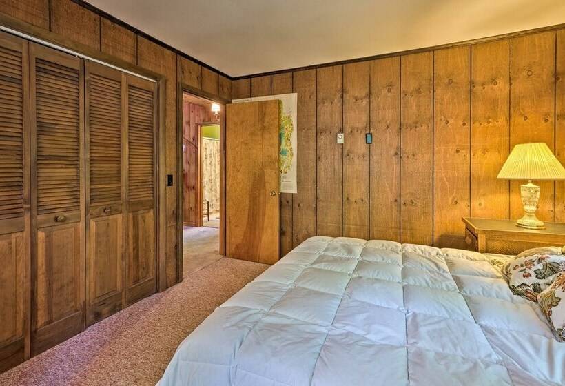 Thirteenth Lake Chalet W/deck, Walk To Water!