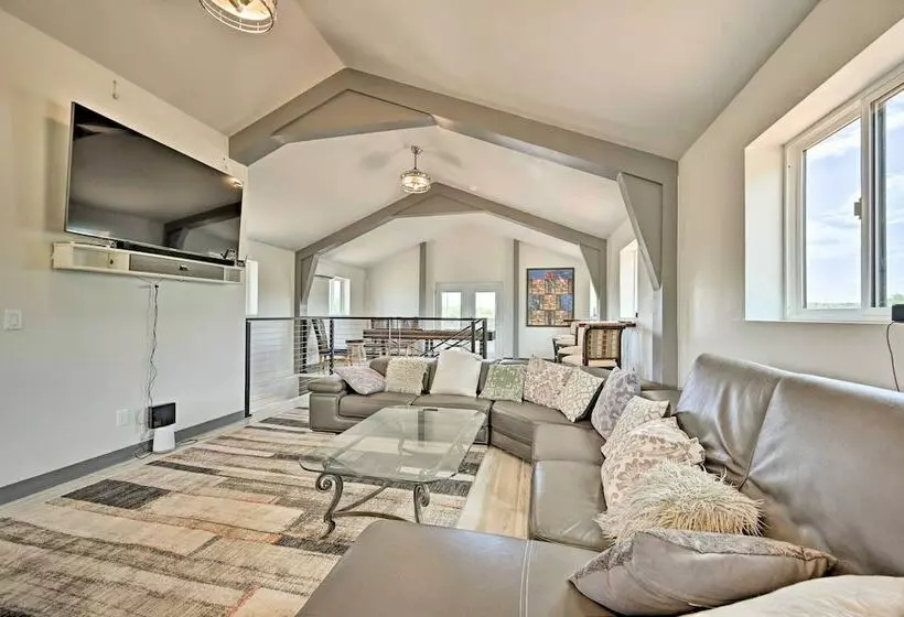 Unique Cornville Retreat W/ Game Room & Deck!