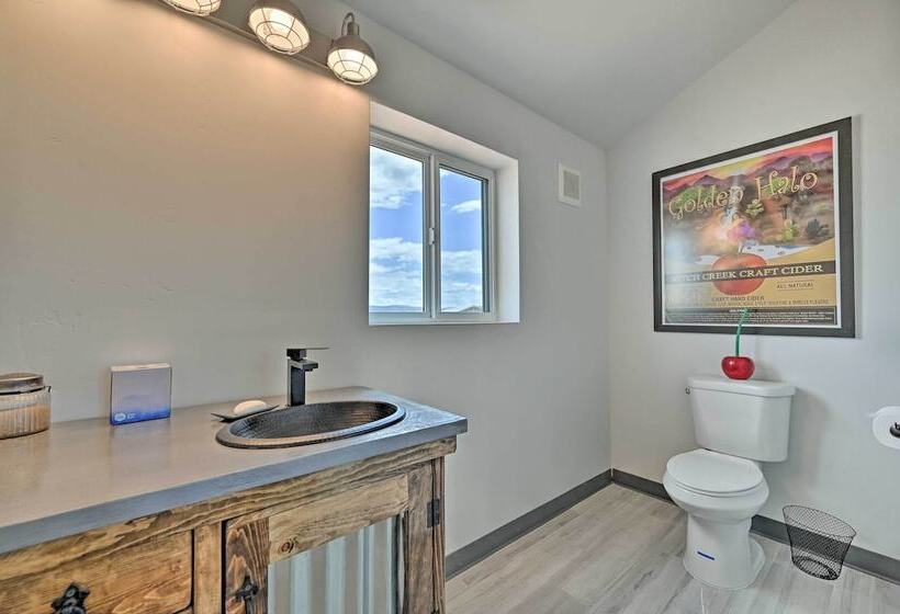 Unique Cornville Retreat W/ Game Room & Deck!