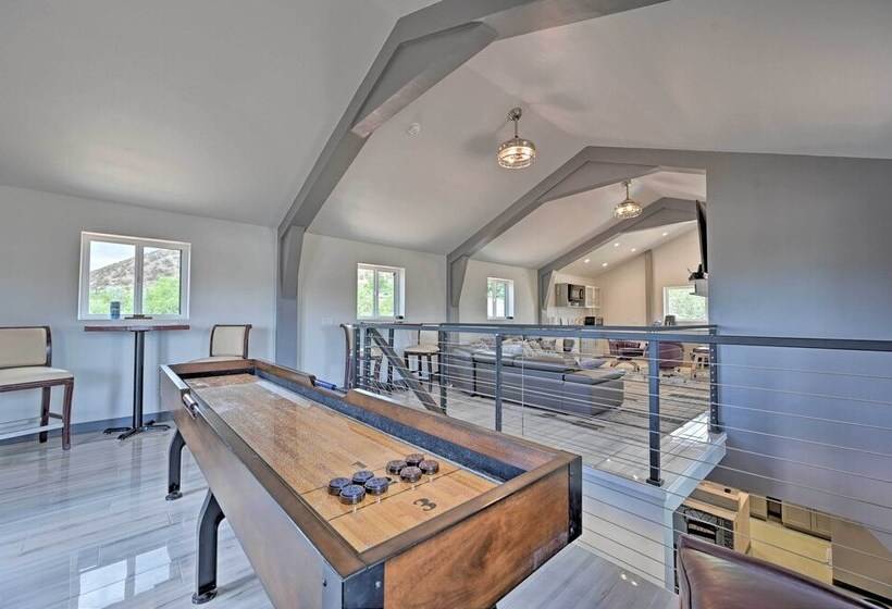 Unique Cornville Retreat W/ Game Room & Deck!