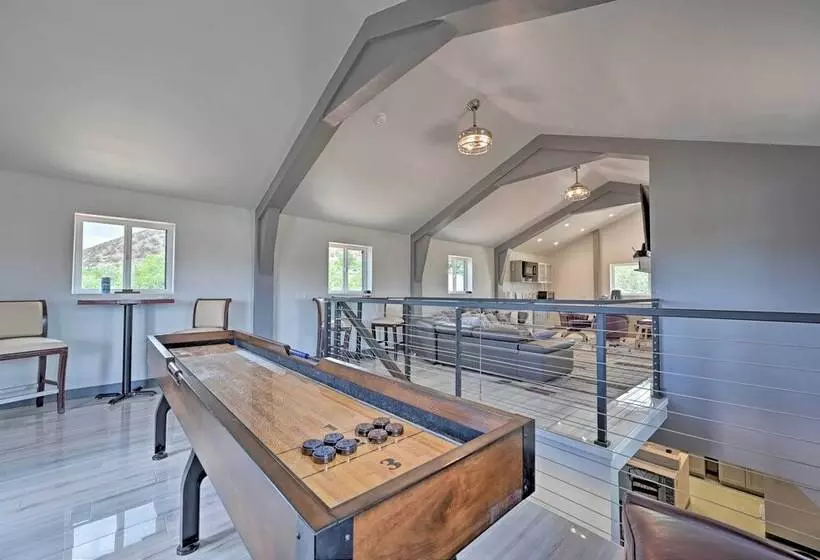 Unique Cornville Retreat W/ Game Room & Deck!