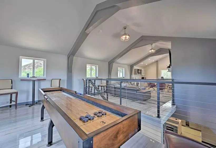 Unique Cornville Retreat W/ Game Room & Deck!