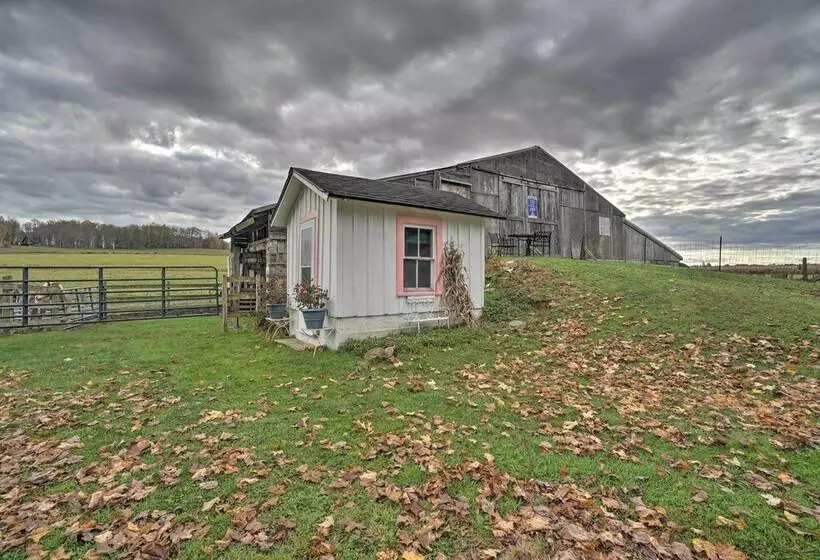 Vintage Farmhouse ~ 2 1/2 Mi To Mount Pleasant Ski