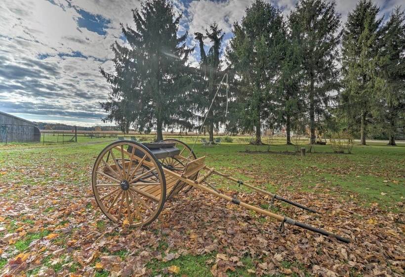 Vintage Farmhouse ~ 2 1/2 Mi To Mount Pleasant Ski