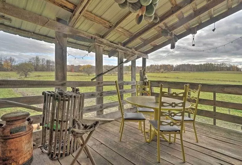 Vintage Farmhouse ~ 2 1/2 Mi To Mount Pleasant Ski