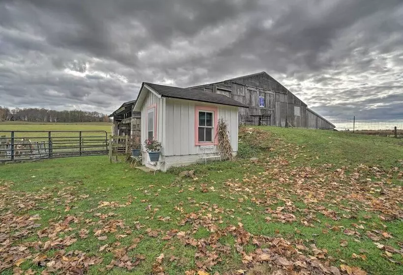 Vintage Farmhouse ~ 2 1/2 Mi To Mount Pleasant Ski