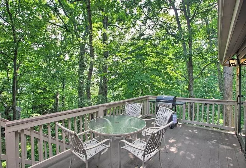 Wintergreen Resort Home W/ 2 Decks + Ski Access!