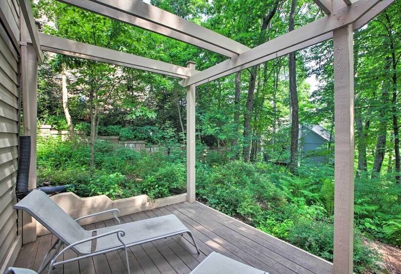 Wintergreen Resort Home W/ 2 Decks + Ski Access!