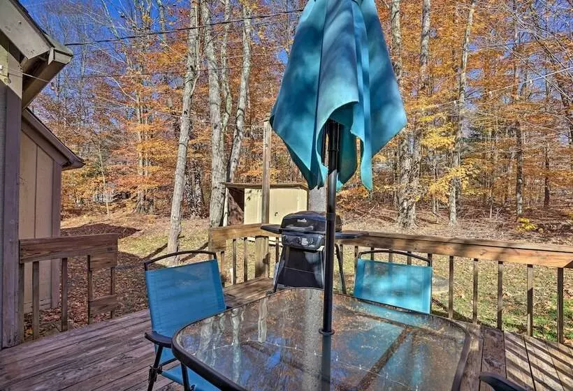 1 Mi To Arrowhead Lake: Pocono Home W/ Fire Pit