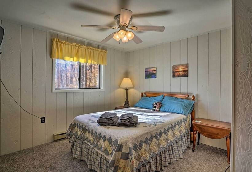 1 Mi To Arrowhead Lake: Pocono Home W/ Fire Pit