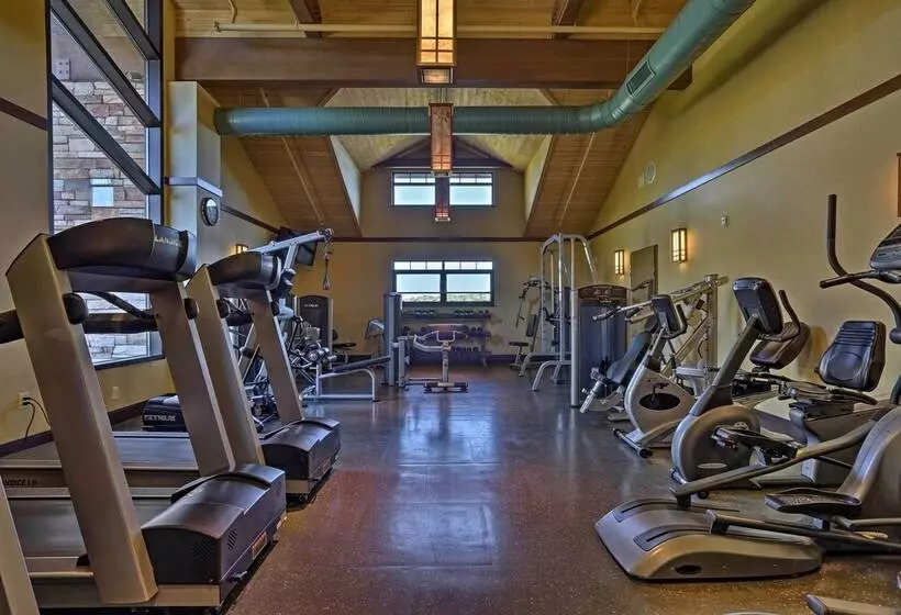 1 Mi To Arrowhead Lake: Pocono Home W/ Fire Pit