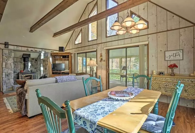 1 Mi To Arrowhead Lake: Pocono Home W/ Fire Pit