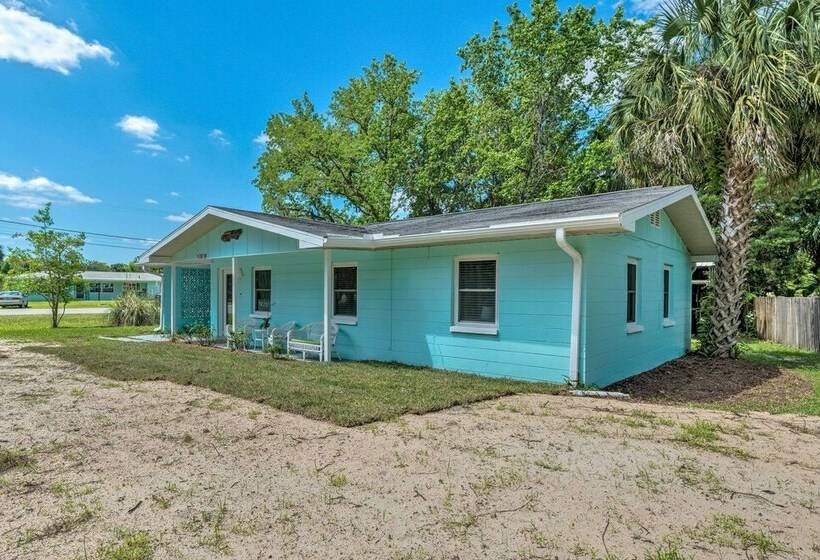 Bright Crystal River Home, Walk To Boat Ramp!