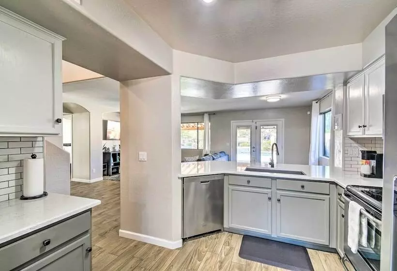 Bright Surprise Home W/ Pool, Near Spring Training