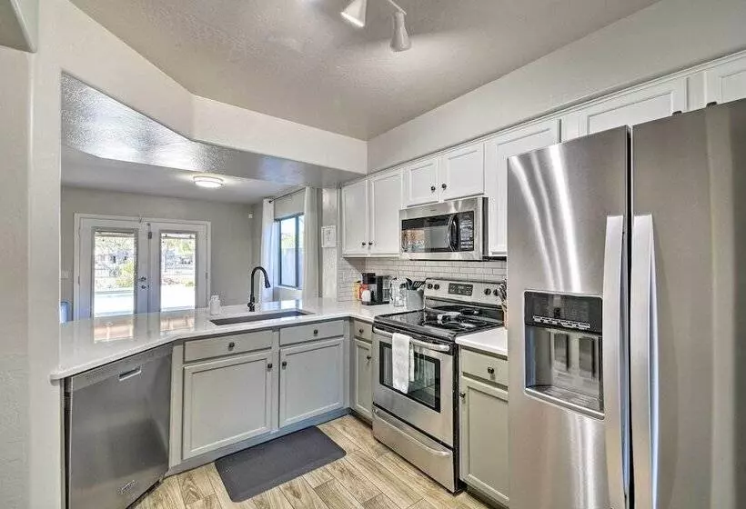 Bright Surprise Home W/ Pool, Near Spring Training