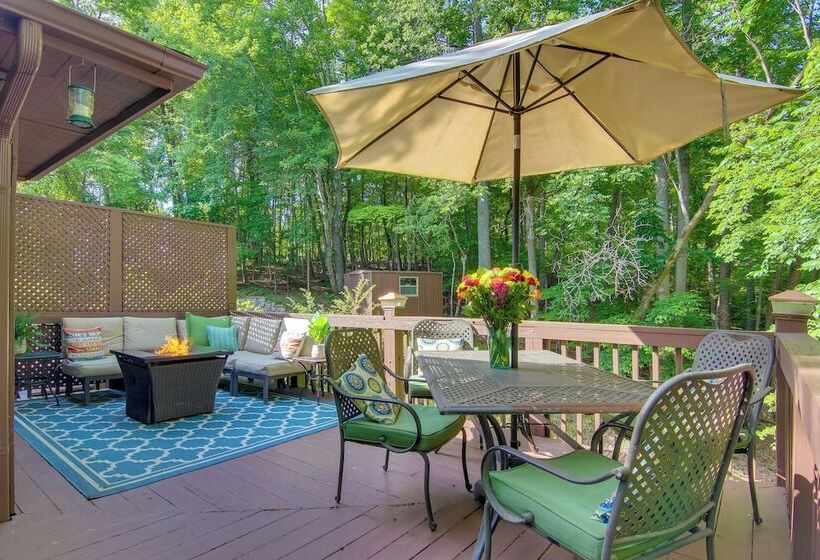 Cabin In Lake Lure; Near Chimney Rock & Asheville!