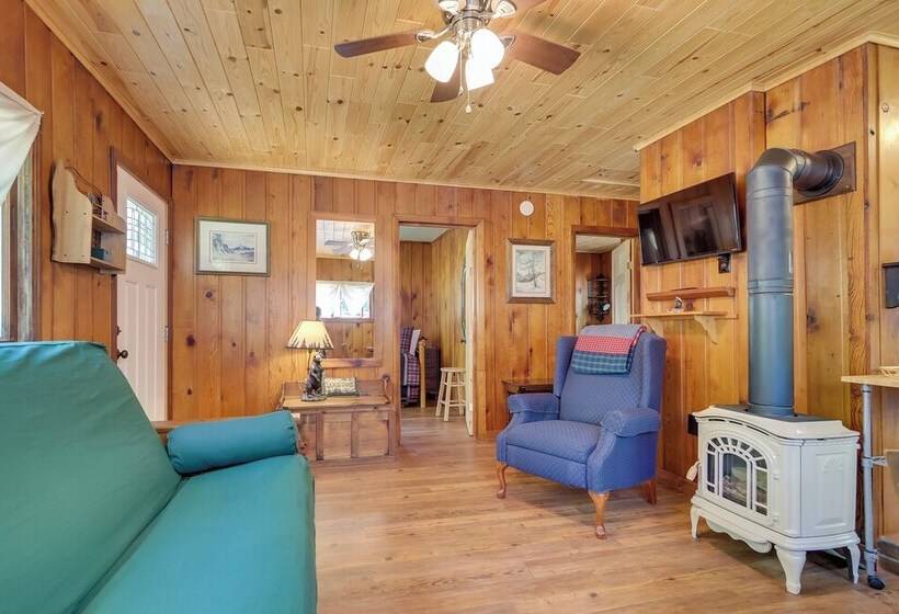 Charlevoix Cabin W/ Patio & Grill Steps To Lake!