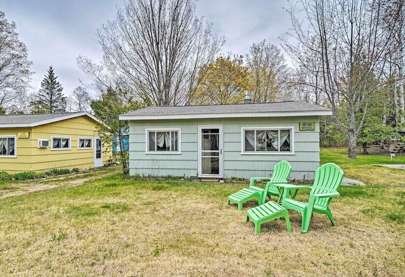 Charlevoix Cabin W/ Patio & Grill Steps To Lake!