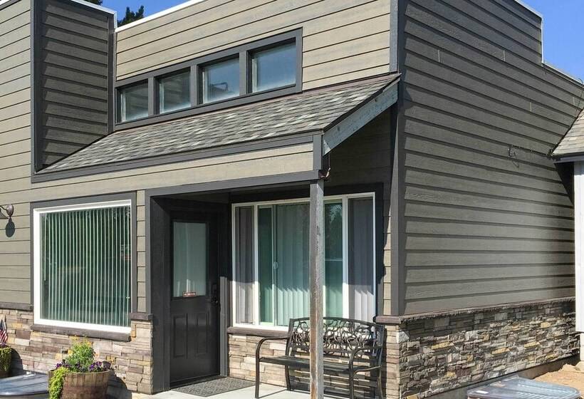 Charming Home   1 Mi To Yellowstone National Park!