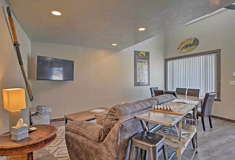 Charming Home 1 Mi To Yellowstone National Park!
