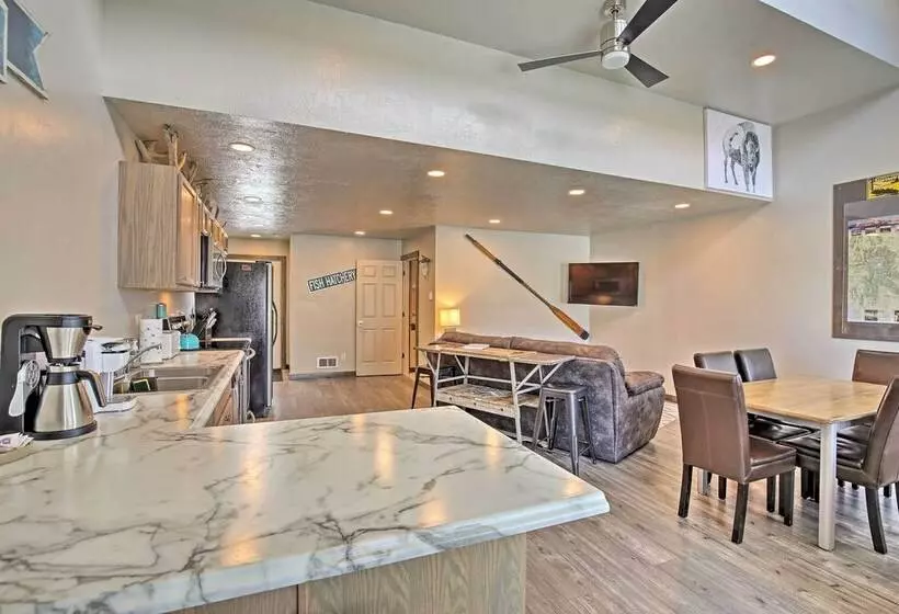 Charming Home 1 Mi To Yellowstone National Park!