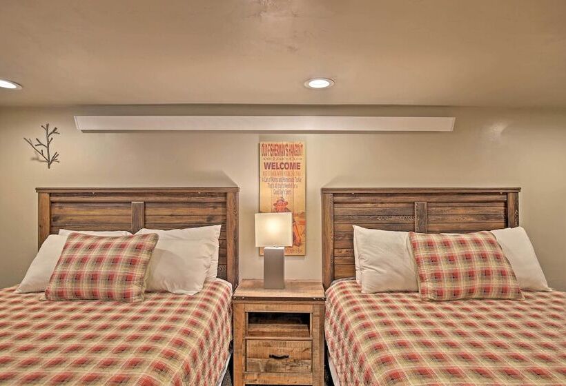 Charming Home   1 Mi To Yellowstone National Park!