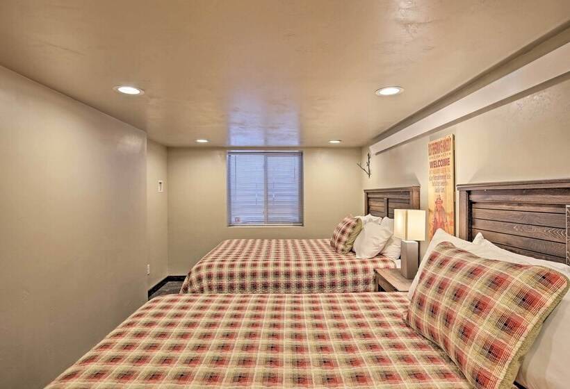 Charming Home   1 Mi To Yellowstone National Park!