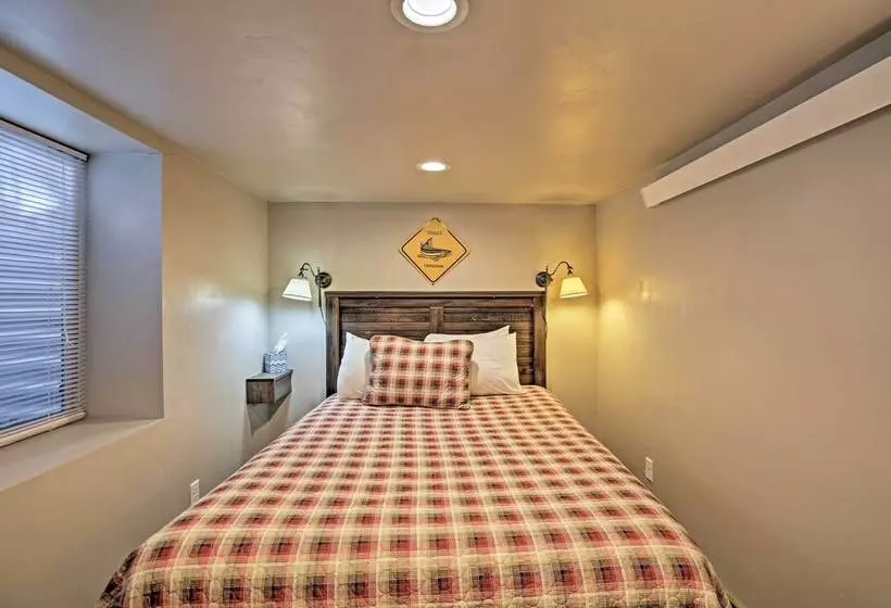 Charming Home 1 Mi To Yellowstone National Park!