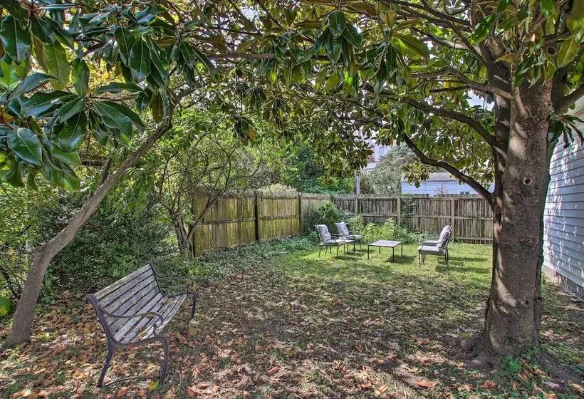 Cottage W/ Yard, Walk To Historic Attractions